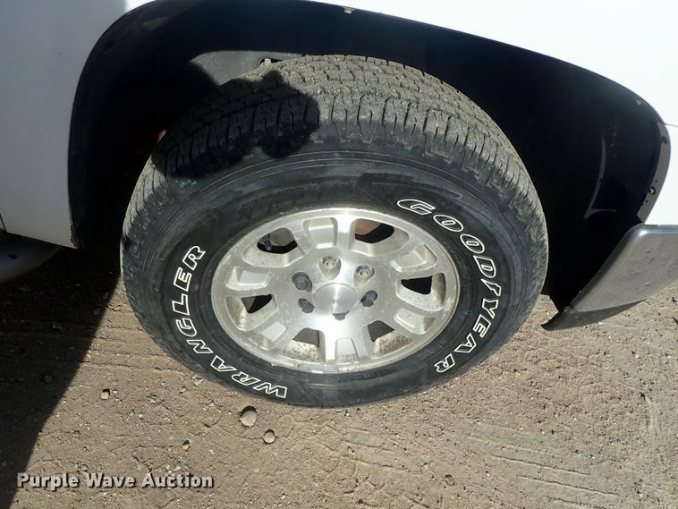 image for item DC3400 2008 GMC Sierra 1500 Ext. Cab pickup truck