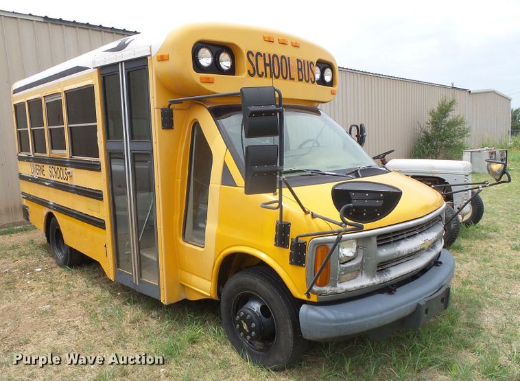 image for item DC5046 1999 Chevrolet Express 3500 school bus