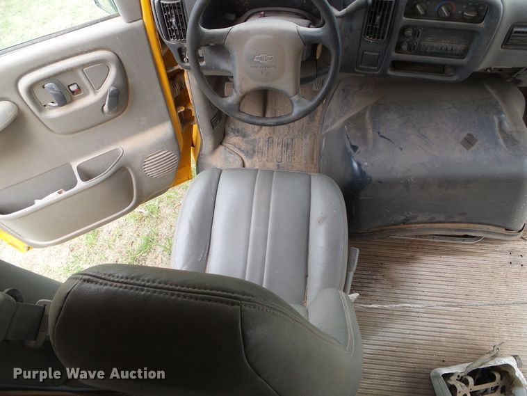 image for item DC5046 1999 Chevrolet Express 3500 school bus