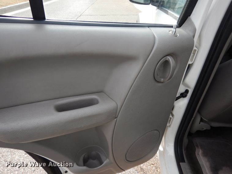 image for item DE4189 2003 Jeep Liberty Sport SUV