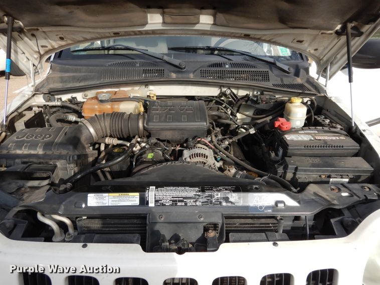 image for item DE4189 2003 Jeep Liberty Sport SUV