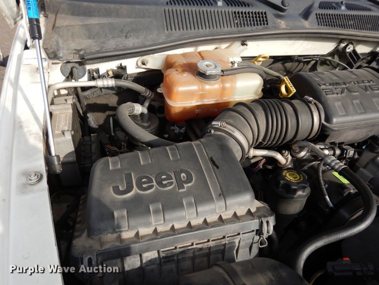image for item DE4189 2003 Jeep Liberty Sport SUV