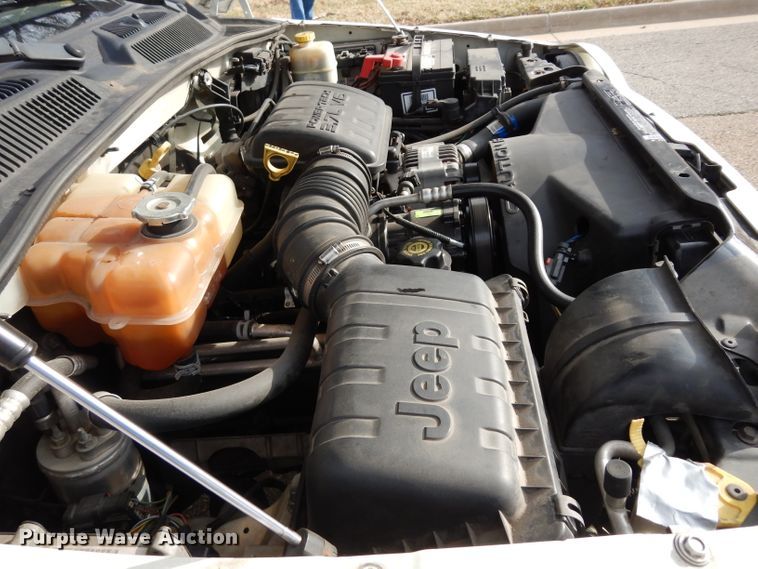 image for item DE4189 2003 Jeep Liberty Sport SUV