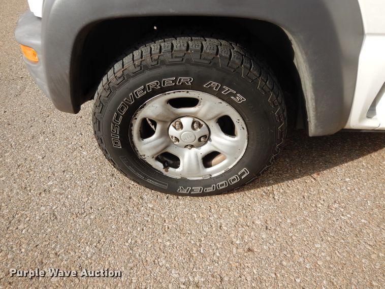 image for item DE4189 2003 Jeep Liberty Sport SUV