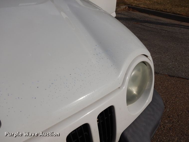 image for item DE4189 2003 Jeep Liberty Sport SUV