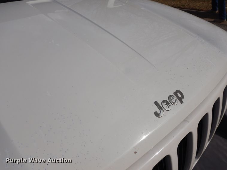 image for item DE4189 2003 Jeep Liberty Sport SUV