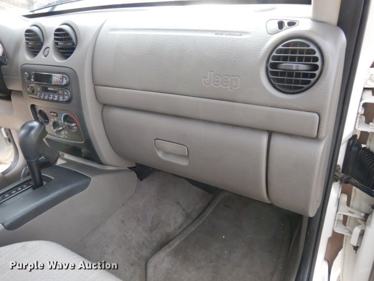 image for item DE4189 2003 Jeep Liberty Sport SUV