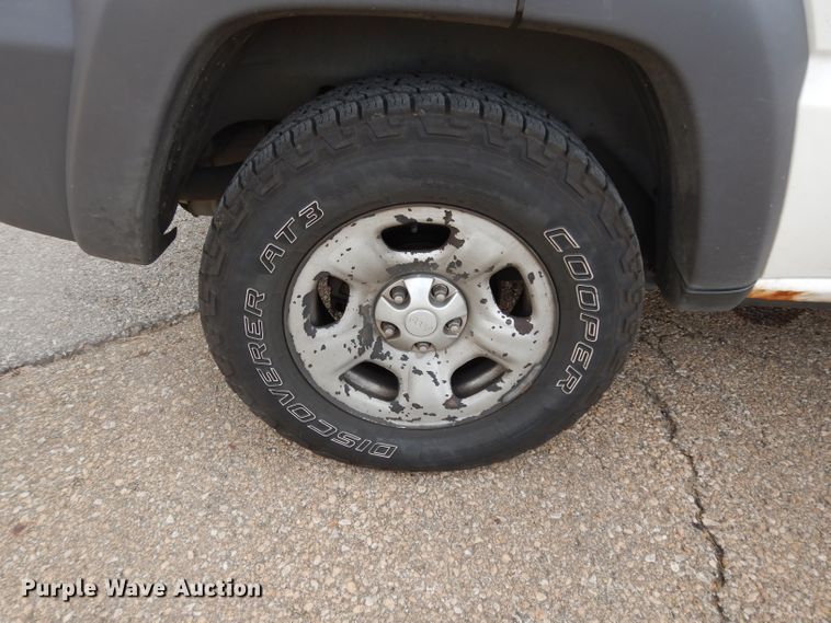 image for item DE4189 2003 Jeep Liberty Sport SUV