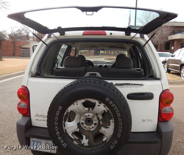 image for item DE4189 2003 Jeep Liberty Sport SUV