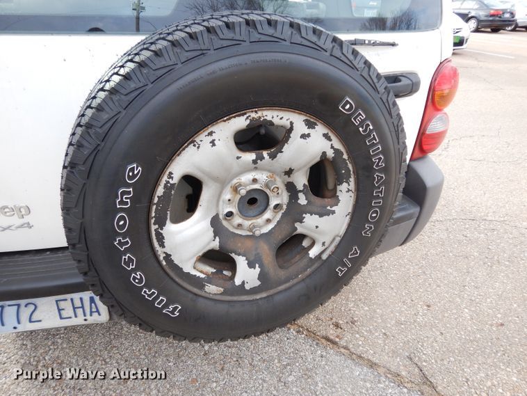 image for item DE4189 2003 Jeep Liberty Sport SUV