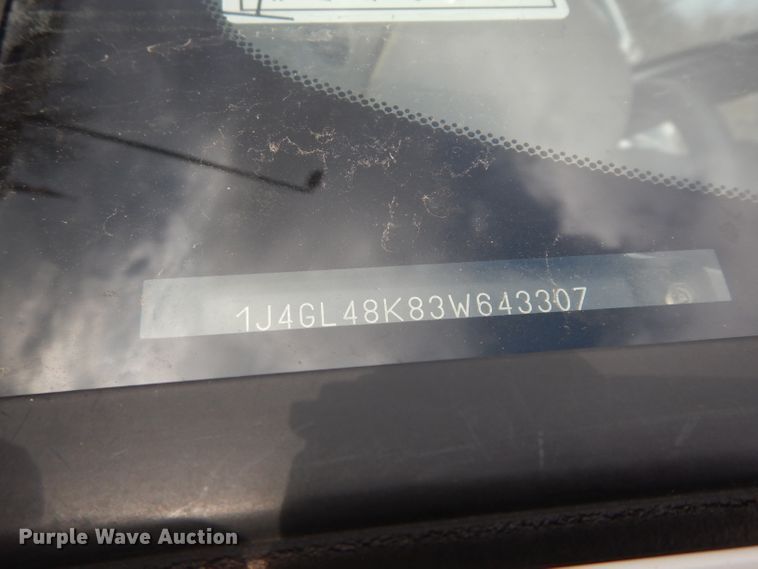 image for item DE4189 2003 Jeep Liberty Sport SUV