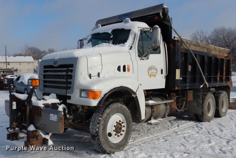 image for item DE4199 2006 Sterling L-Line dump truck