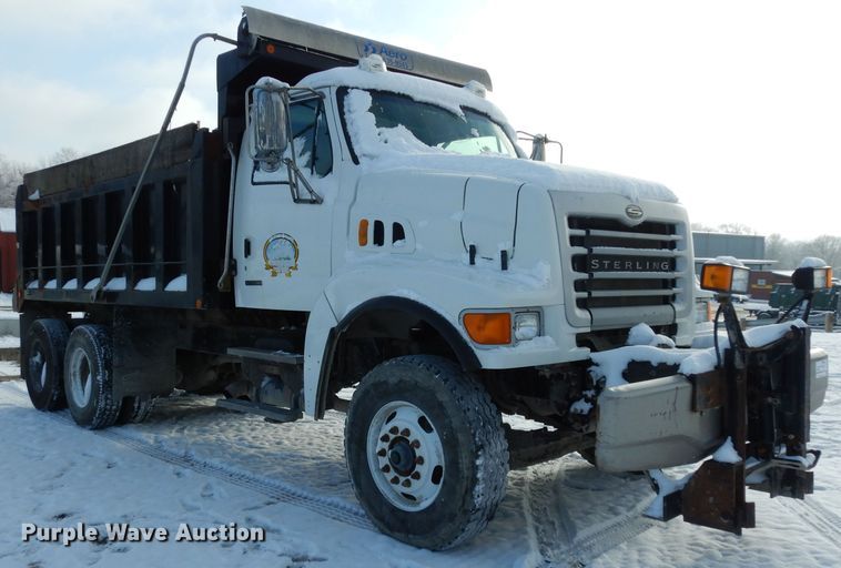 image for item DE4199 2006 Sterling L-Line dump truck