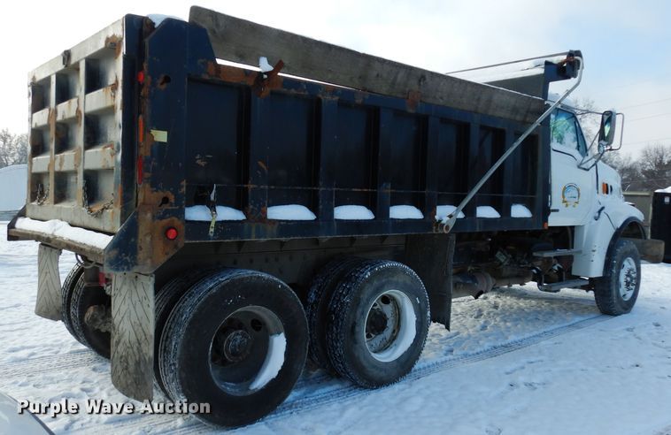 image for item DE4199 2006 Sterling L-Line dump truck