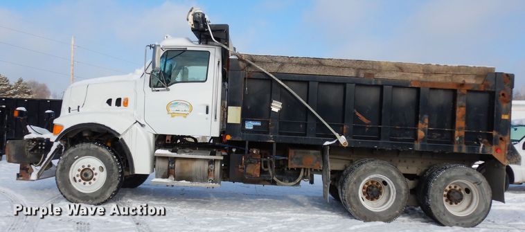 image for item DE4199 2006 Sterling L-Line dump truck