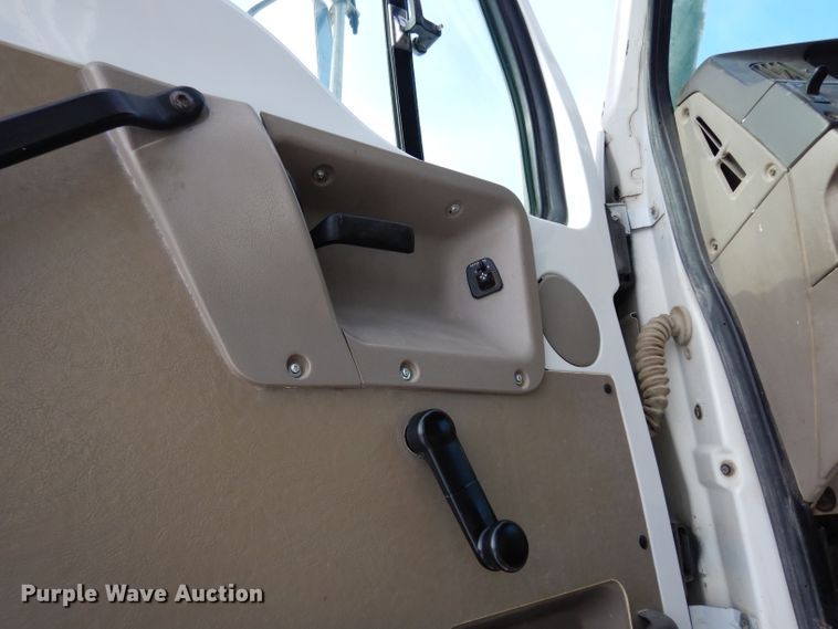 image for item DE4199 2006 Sterling L-Line dump truck