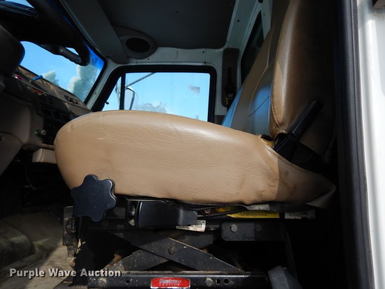 image for item DE4199 2006 Sterling L-Line dump truck