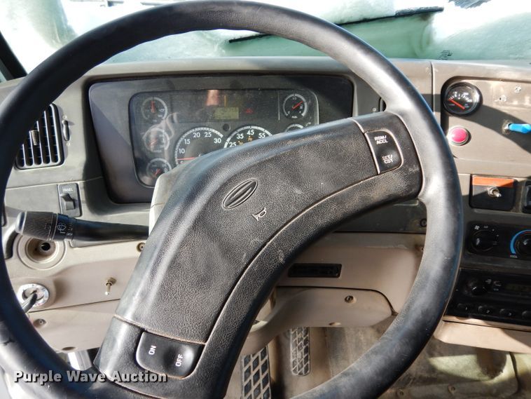 image for item DE4199 2006 Sterling L-Line dump truck