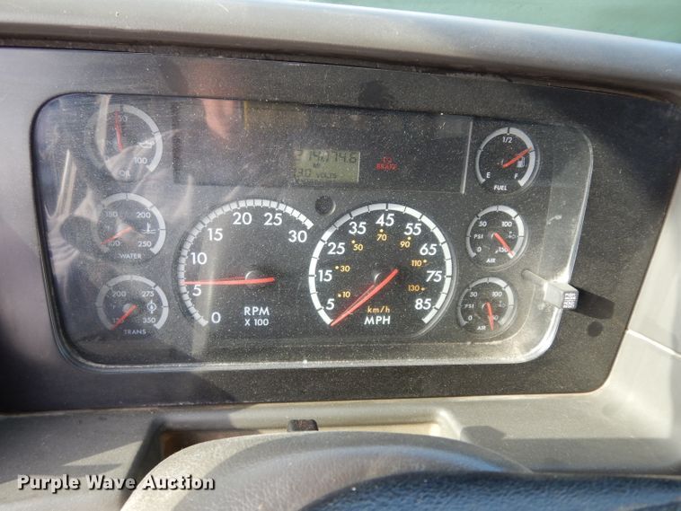 image for item DE4199 2006 Sterling L-Line dump truck