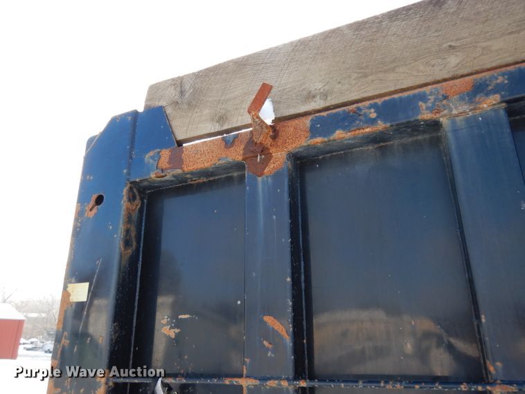 image for item DE4199 2006 Sterling L-Line dump truck