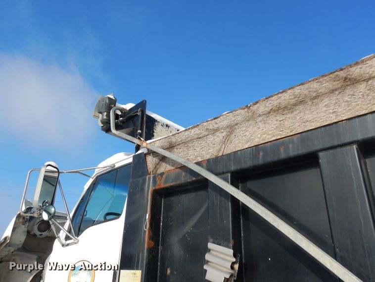 image for item DE4199 2006 Sterling L-Line dump truck