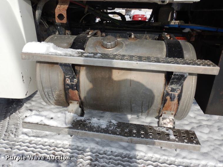 image for item DE4199 2006 Sterling L-Line dump truck