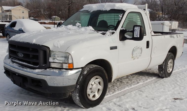 image for item DE4200 2003 Ford F250 Super Duty XL pickup truck