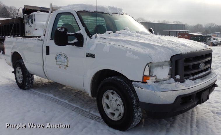 image for item DE4200 2003 Ford F250 Super Duty XL pickup truck
