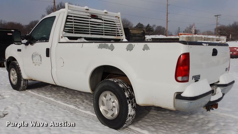 image for item DE4200 2003 Ford F250 Super Duty XL pickup truck