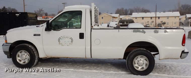 image for item DE4200 2003 Ford F250 Super Duty XL pickup truck