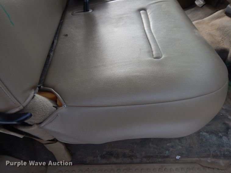 image for item DE4200 2003 Ford F250 Super Duty XL pickup truck