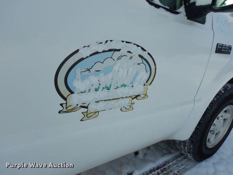 image for item DE4200 2003 Ford F250 Super Duty XL pickup truck