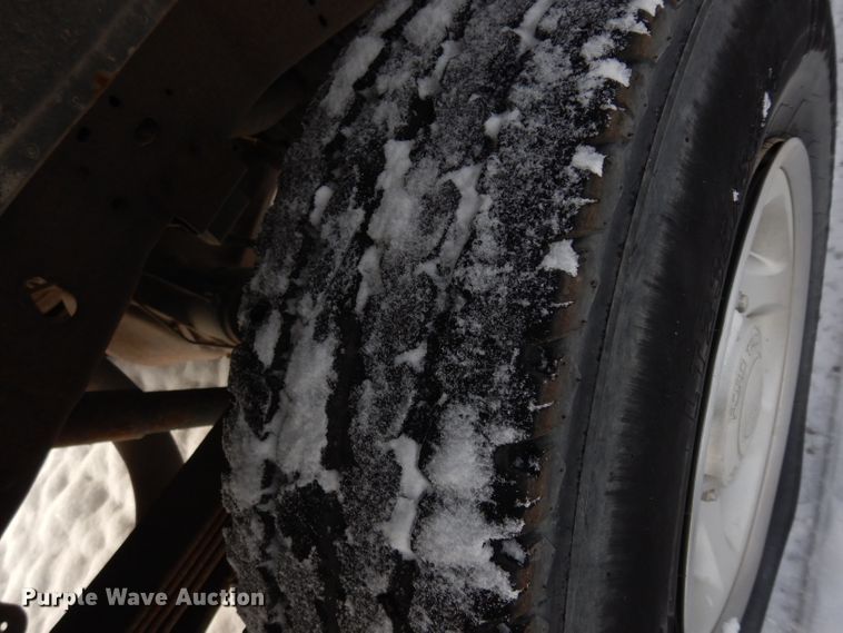 image for item DE4200 2003 Ford F250 Super Duty XL pickup truck