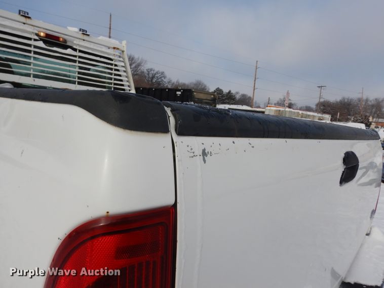 image for item DE4200 2003 Ford F250 Super Duty XL pickup truck