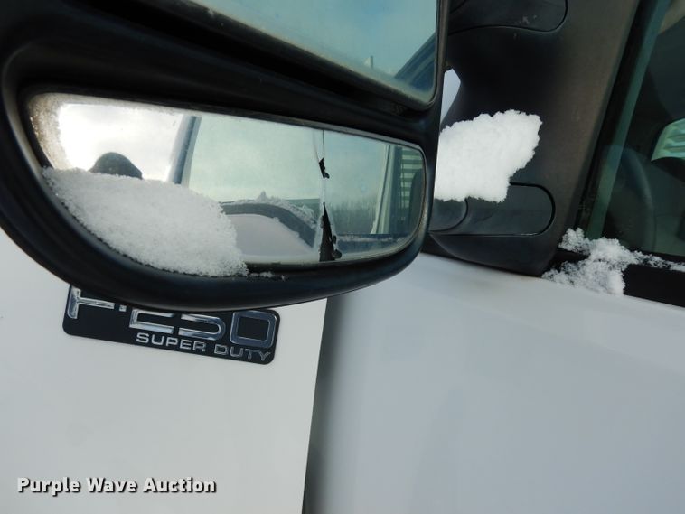 image for item DE4200 2003 Ford F250 Super Duty XL pickup truck