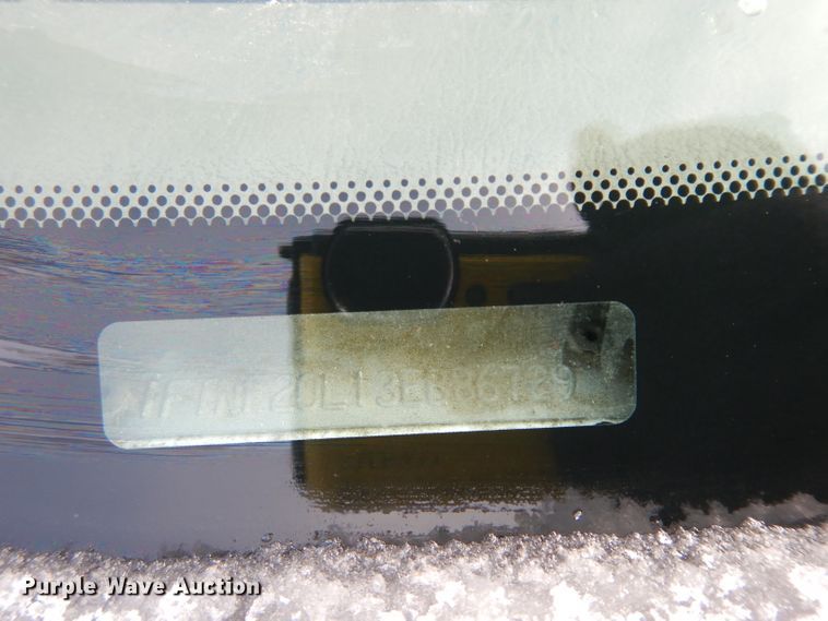 image for item DE4200 2003 Ford F250 Super Duty XL pickup truck