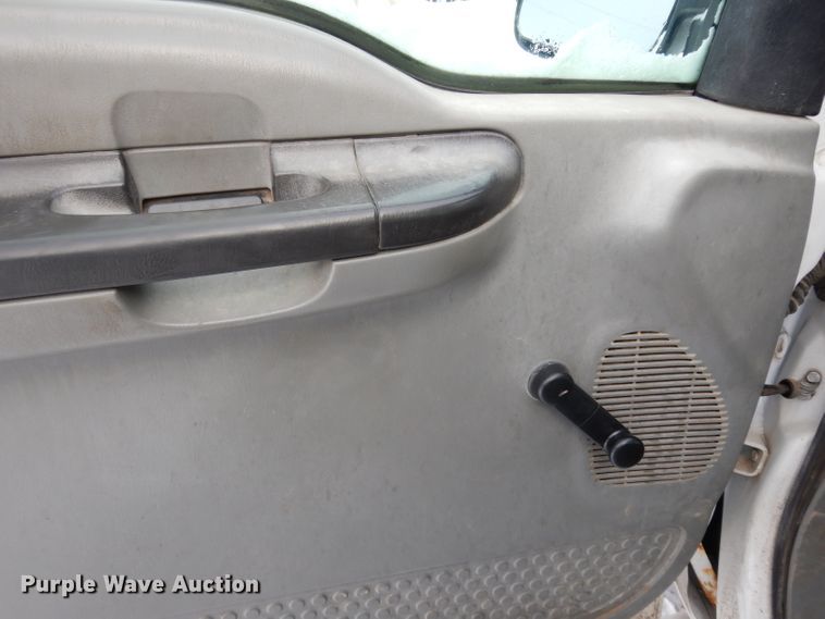 image for item DE4201 2005 Ford F250 Super Duty XL pickup truck