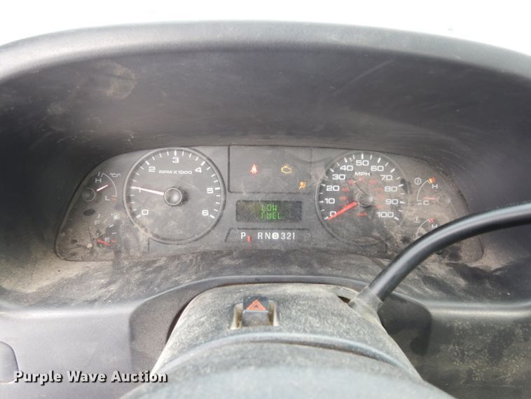 image for item DE4201 2005 Ford F250 Super Duty XL pickup truck