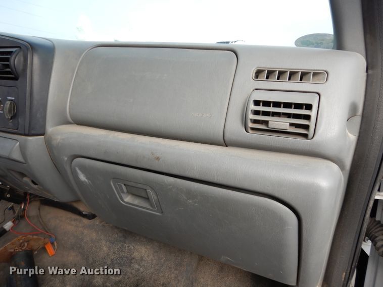 image for item DE4201 2005 Ford F250 Super Duty XL pickup truck