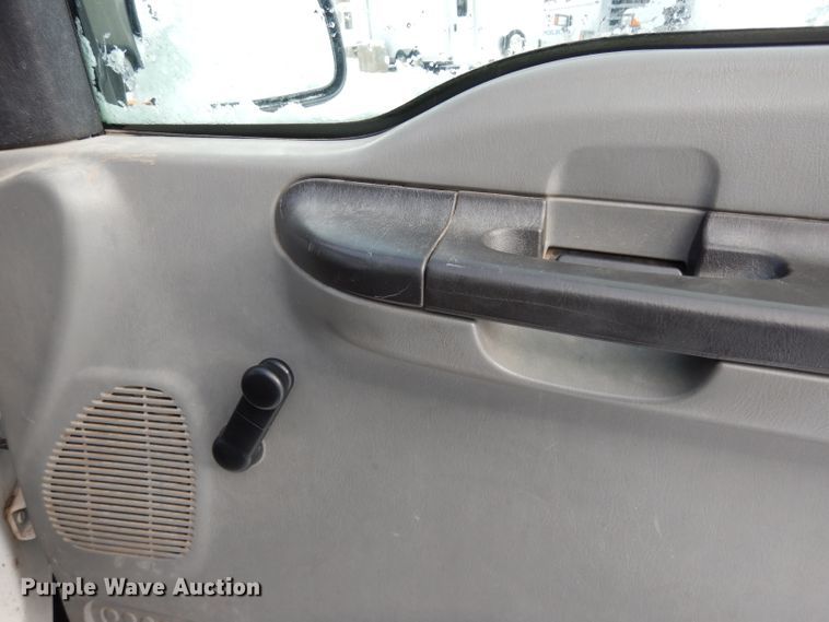 image for item DE4201 2005 Ford F250 Super Duty XL pickup truck