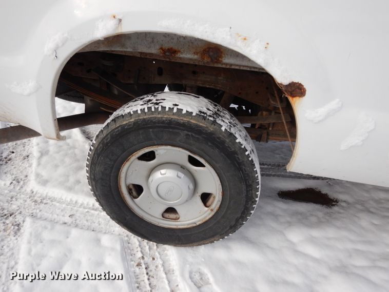 image for item DE4201 2005 Ford F250 Super Duty XL pickup truck