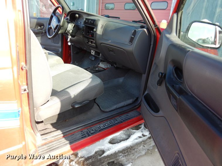 image for item DE4206 2001 Ford Ranger XLT SuperCab pickup truck