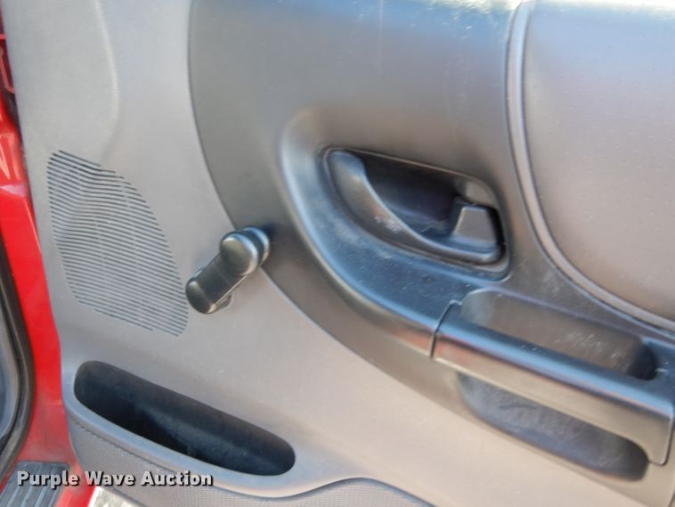 image for item DE4206 2001 Ford Ranger XLT SuperCab pickup truck