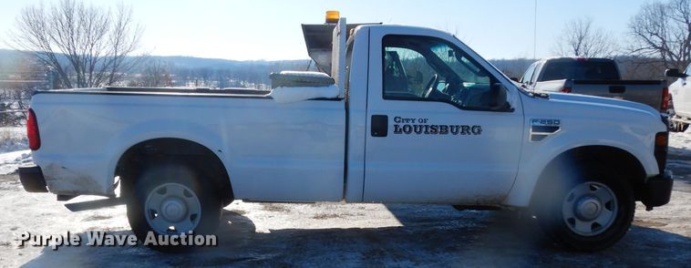 image for item DE4211 2008 Ford F250 Super Duty XL pickup truck