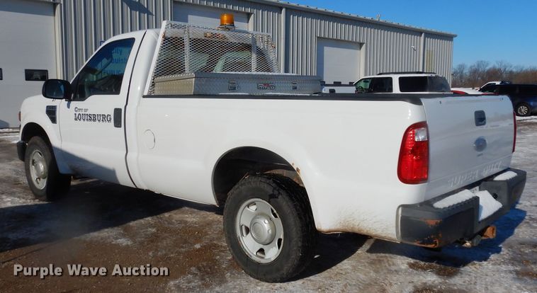 image for item DE4211 2008 Ford F250 Super Duty XL pickup truck