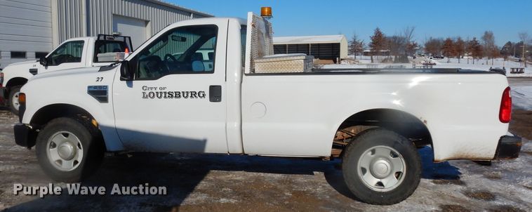 image for item DE4211 2008 Ford F250 Super Duty XL pickup truck