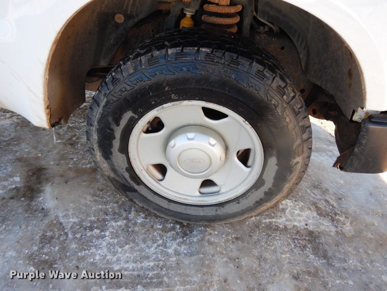 image for item DE4211 2008 Ford F250 Super Duty XL pickup truck