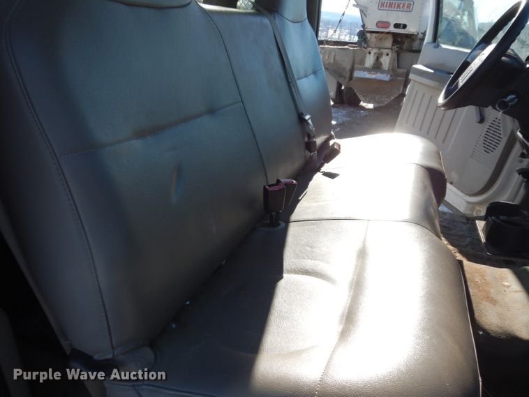 image for item DE4211 2008 Ford F250 Super Duty XL pickup truck