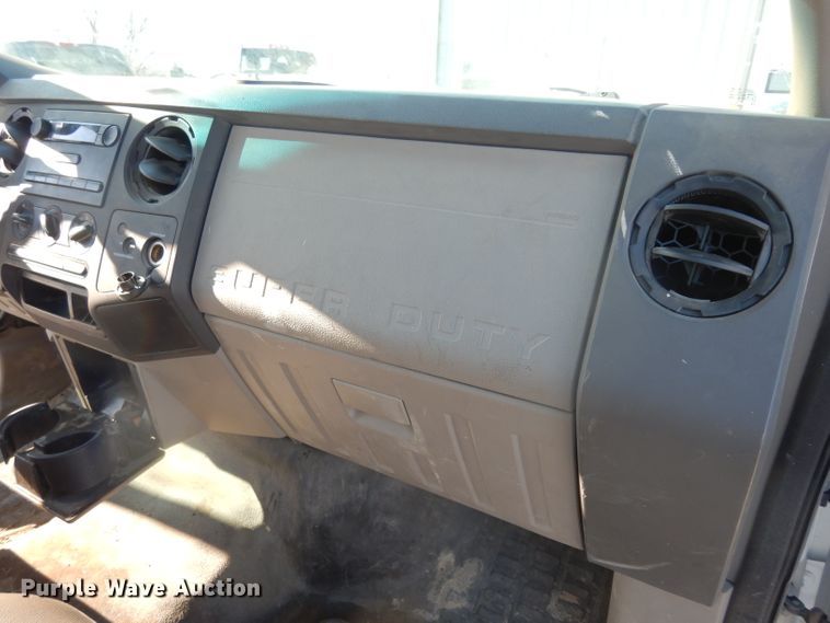 image for item DE4211 2008 Ford F250 Super Duty XL pickup truck