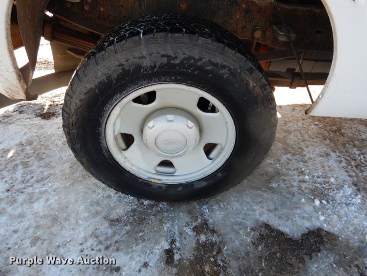 image for item DE4211 2008 Ford F250 Super Duty XL pickup truck